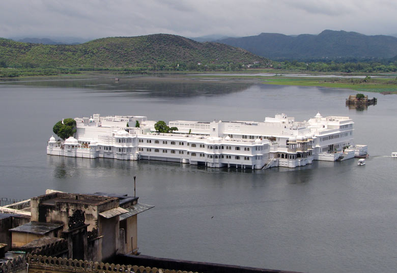 Palácio do Lago Taj, Rajastão, Índia by McKay Savage