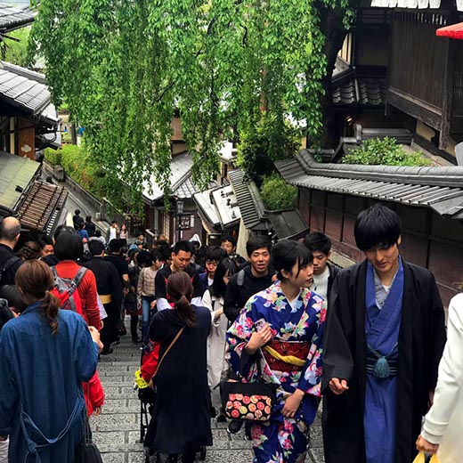 日本、京都の通りの散歩、写真：文健锋