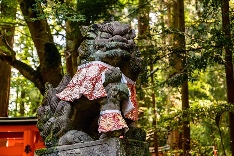 Inari Ōkami: A Divindade da Prosperidade no Japão