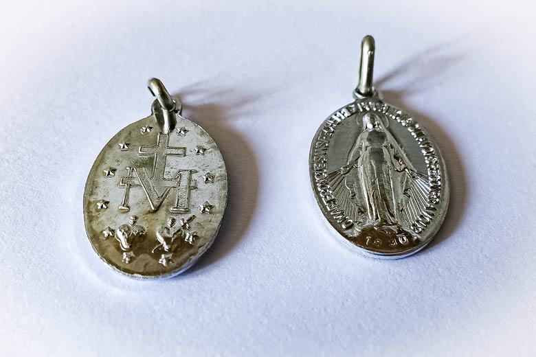 Recto-verso of the Miraculous Medal